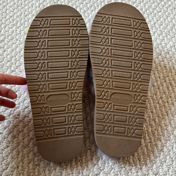 Minnetonka Lolo Slide Slipper - Unicorn - Picture 5 of 11